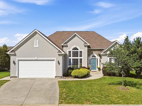 222 Summerfield Dr, Winchester, VA 22602