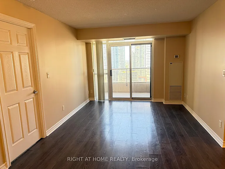 310 Burnhamthorpe Rd W #2101 — Photo 16