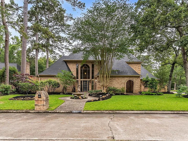 2607 Laurel Ridge Dr — Photo 3