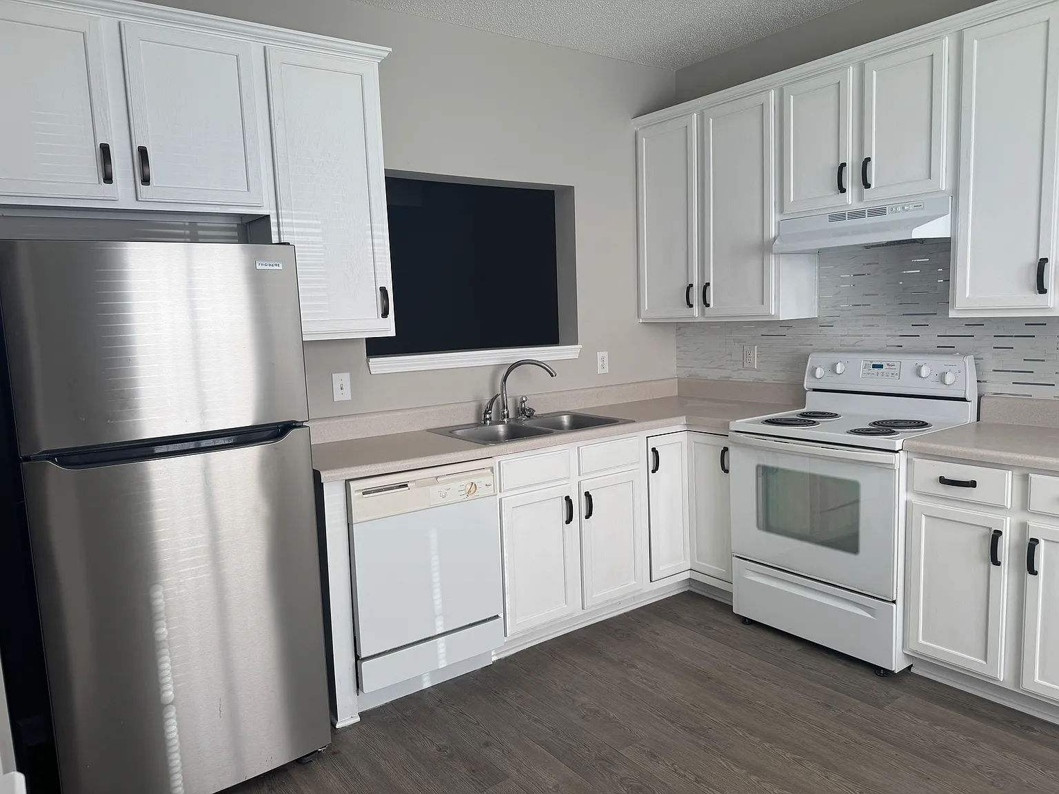 3 bed, 2.5 bath, 1456 sqft, $1,650 — Photo 4