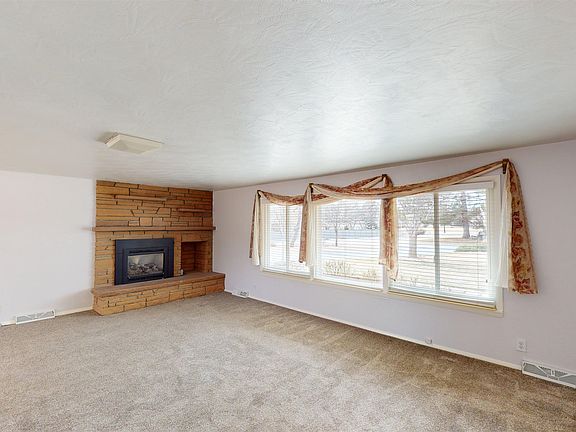 3rd image of 702 Galaxy Dr