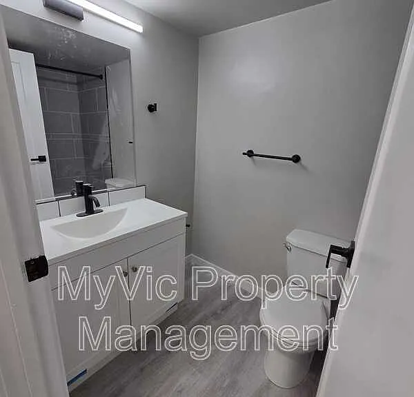 4610 47th St — Photo 17