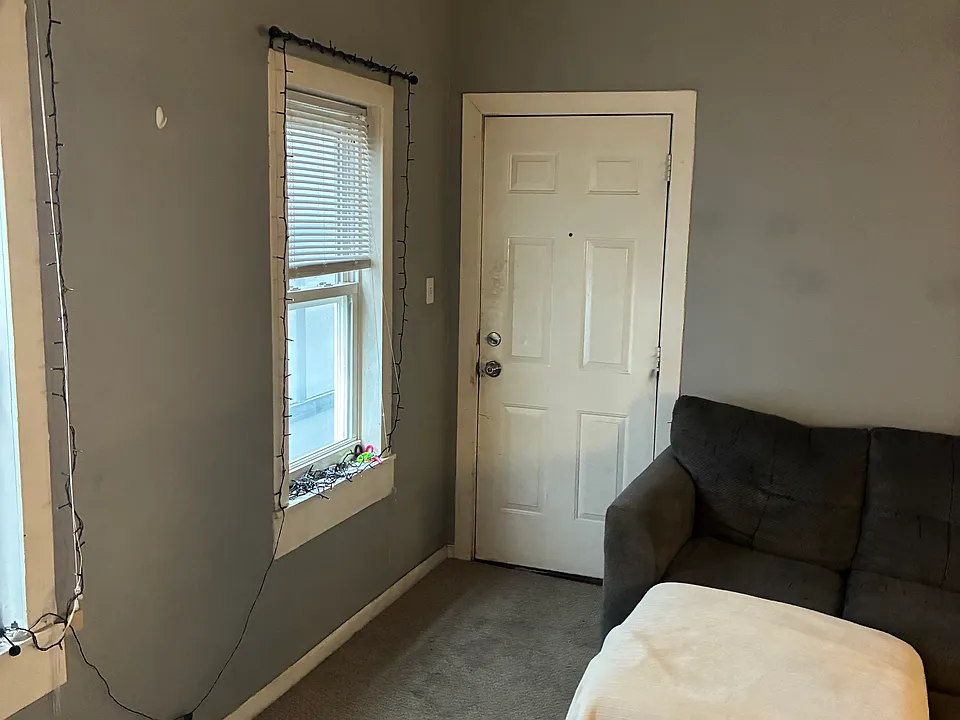 1645 N Campbell Ave #2R
