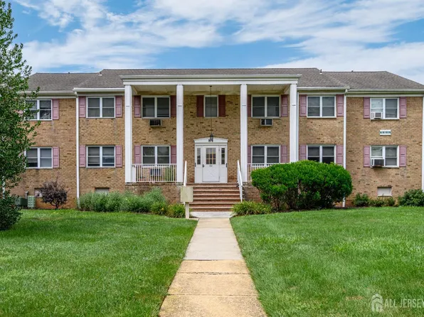 84 Manchester Ct APT C, Freehold, NJ 07728