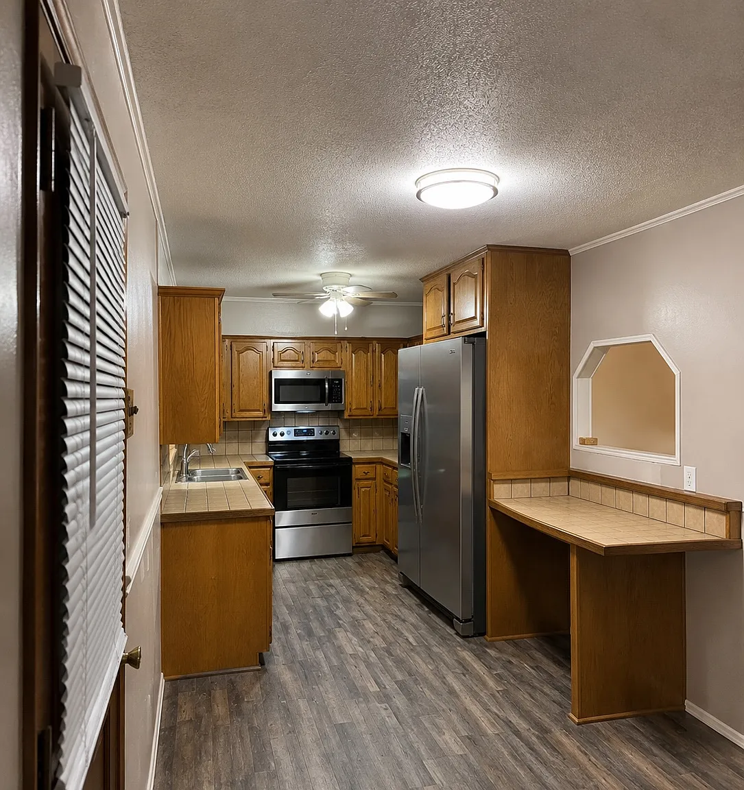 3 bed, 1600 sqft, $1,550 — Photo 2