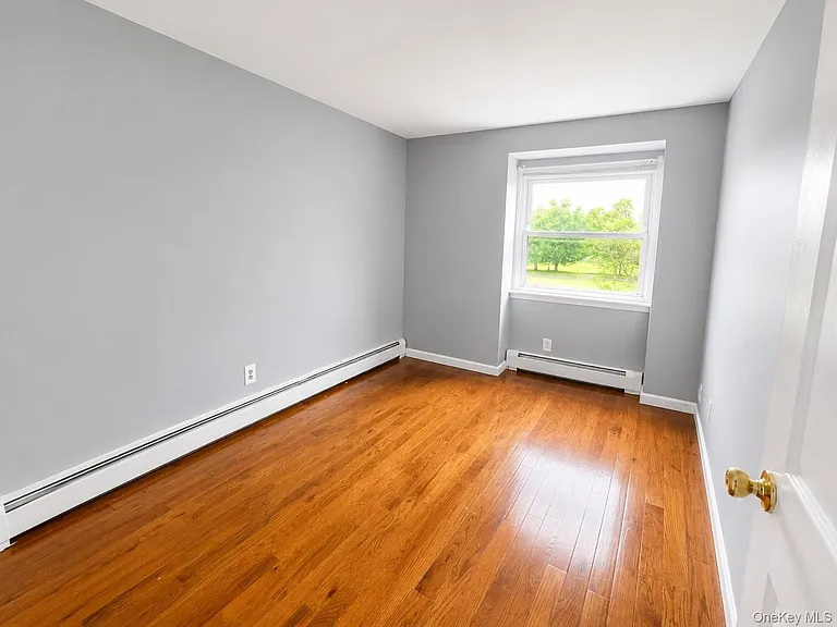 219 Chrystal Dr — Photo 13