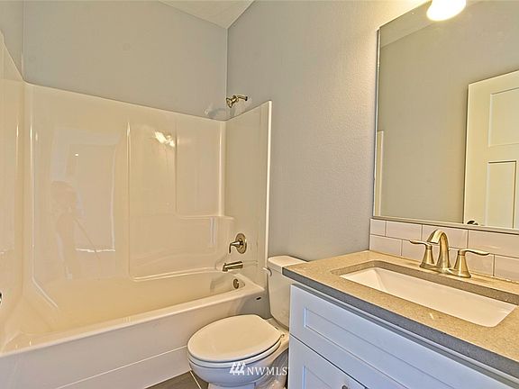 3rd image of 197 Crestview Drive