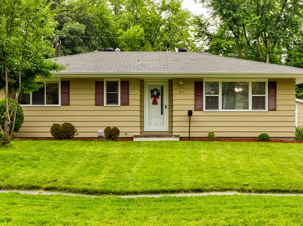 217 E 16th St, Ames, IA 50010