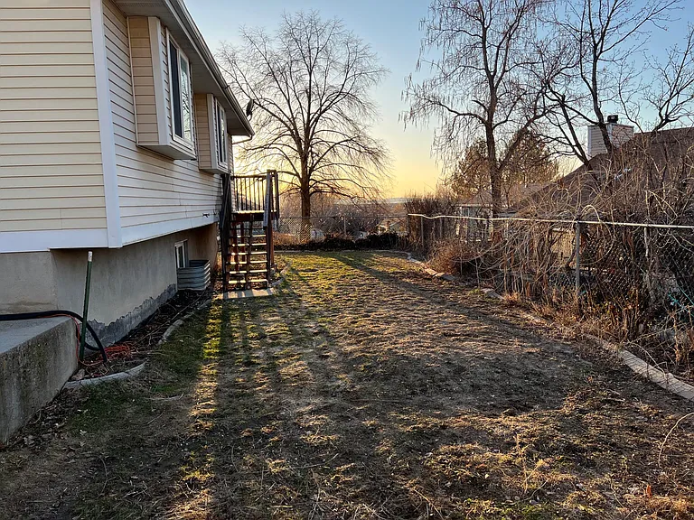149 E Glover Ln — Photo 16