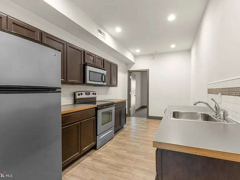 812 N 15th St #1S — Photo 5
