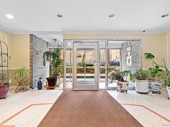 3rd image of 804 Bronx River Road #5A