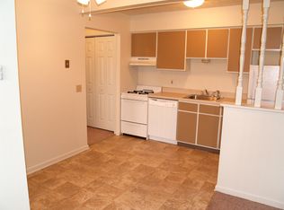 311 Hillcrest Ave NW APT 8, North Canton, OH 44720