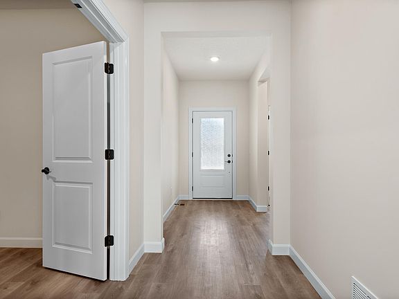 2nd image of 10213 Twin Lakes Pkwy NW