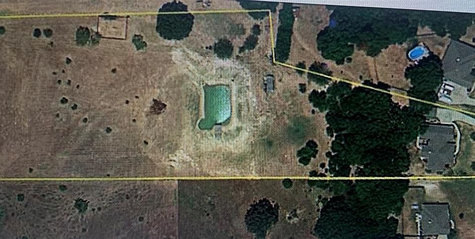 2nd image of 2027 Kandy Ln
