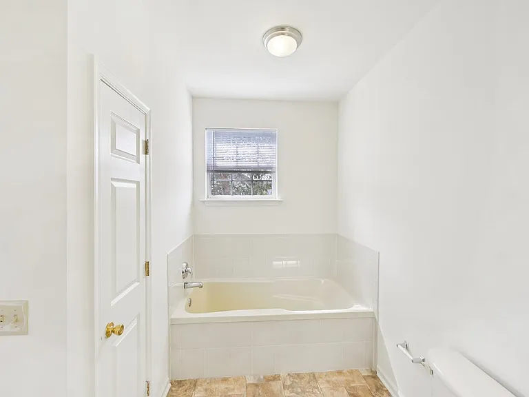 Spring Creek Apartments — Photo 102