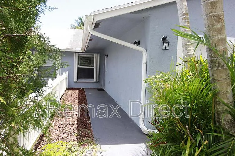 3 bed, 2.0 bath, $2,700 — Photo 2