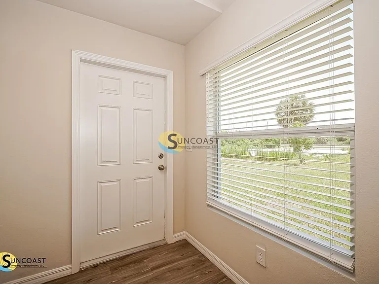 11161 Pendleton Ave — Photo 8