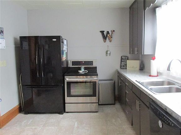 5th image of 620 W 4th St