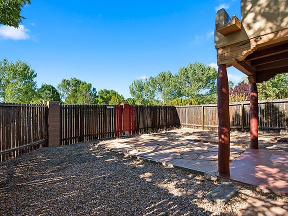 2nd image of 1151 Senda Del Valle