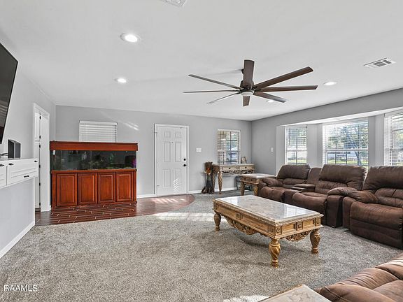 5th image of 204 Westward Ave