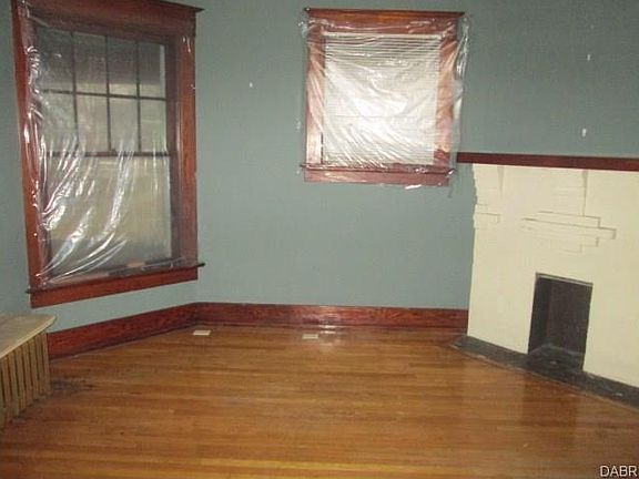 2nd image of 866 S Main Ave