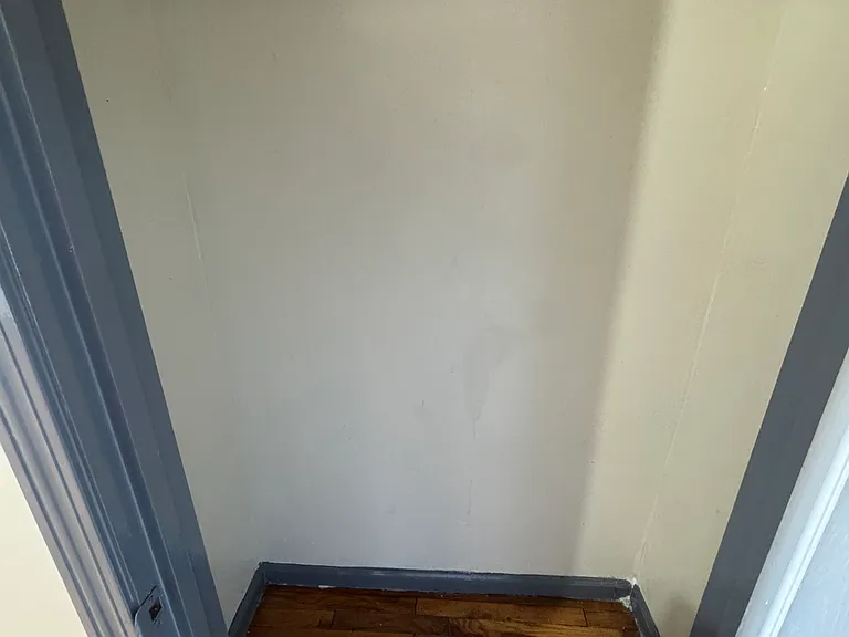425 Park Ave #2 — Photo 4