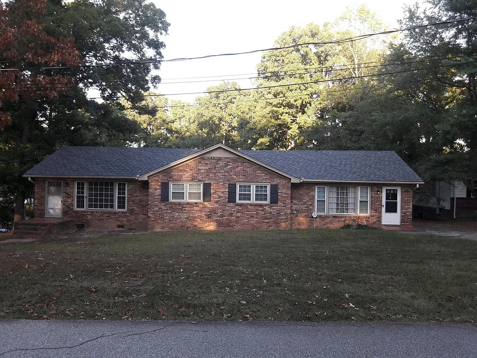 108 Brewster Dr #A