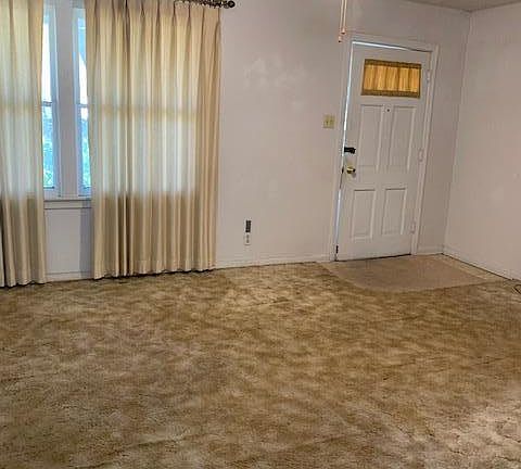 2nd image of 4535 Bellaire Ave