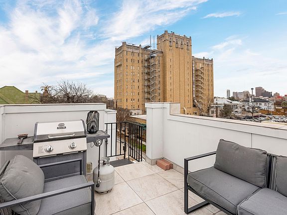 2nd image of 223 W Laurel