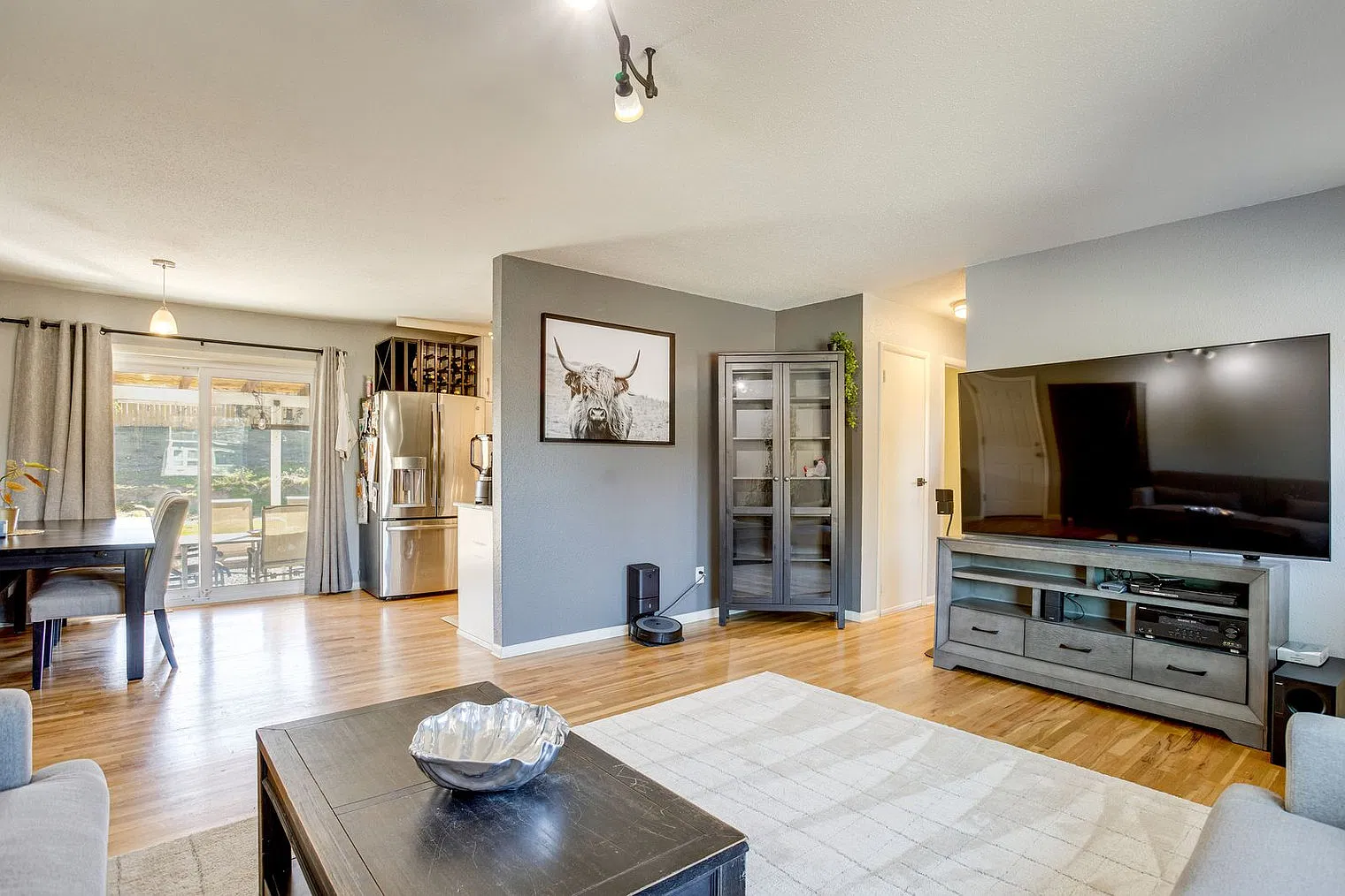 3 bed, 1.0 bath, 1248 sqft, $6,354 — Photo 4