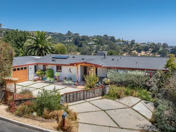 1090 El Medio Ave, Pacific Palisades, CA 90272