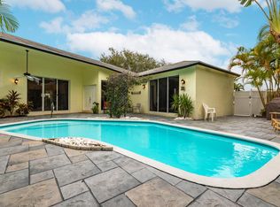 905 Carlee Cir, Boynton Beach, FL 33426