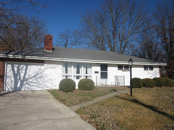 2nd image of 5 Overbrook Dr