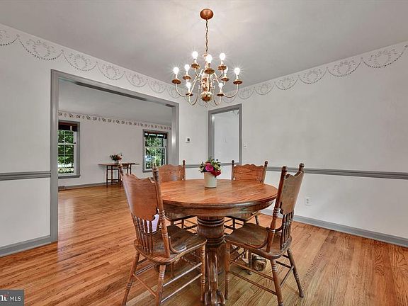 4th image of 2751 Old Orchard Rd