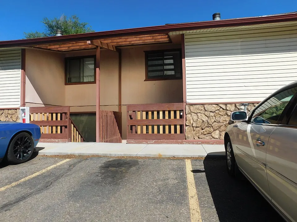 2150 College Pl #37