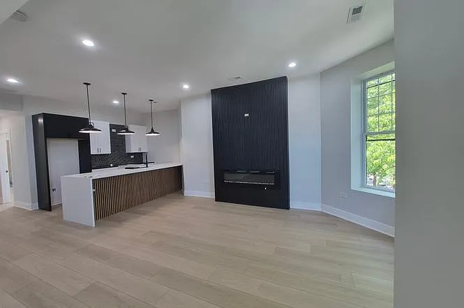 3 bed, 2.5 bath, 1700 sqft, $2,900 — Photo 2