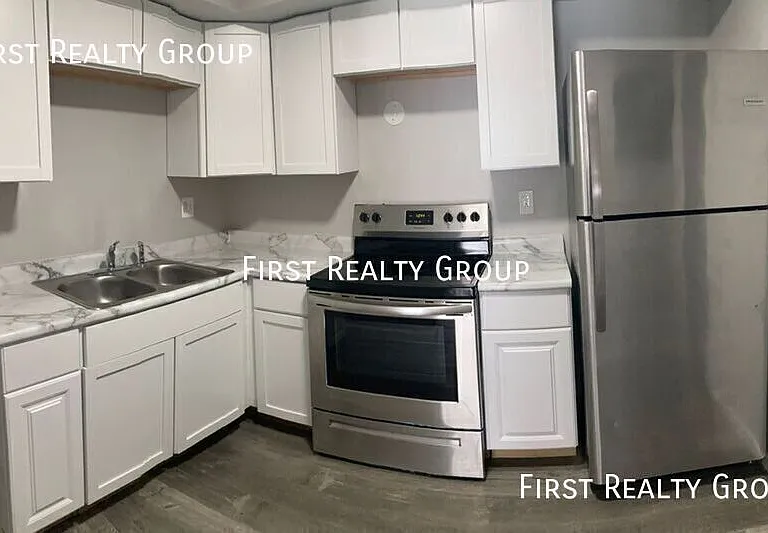 305 N Broadway St #2 — Photo 2