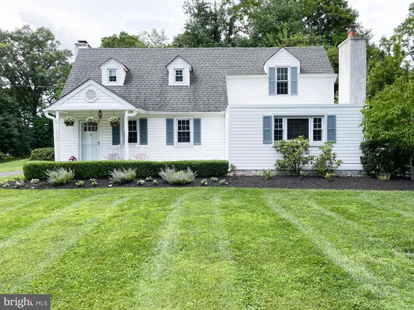 2300 Pioneer Rd, Hatboro, PA 19040