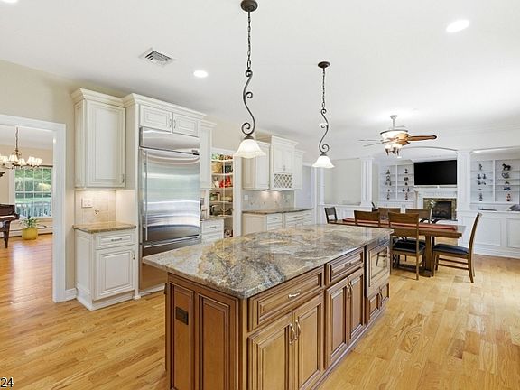 3rd image of 42 Spring Valley Rd