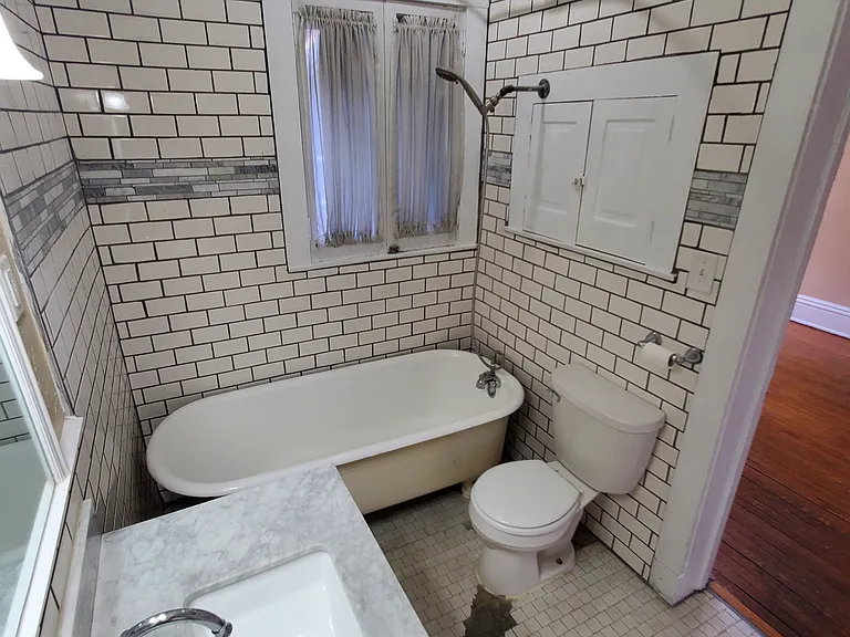 140 College Ave NE #4 — Photo 11