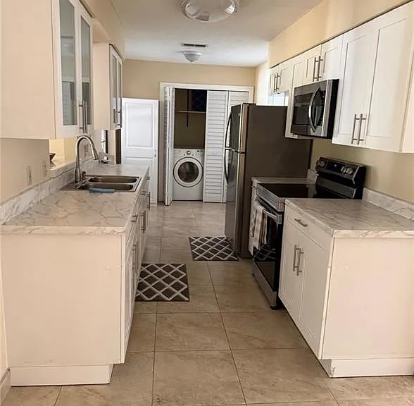 908 Primrose St — Photo 6