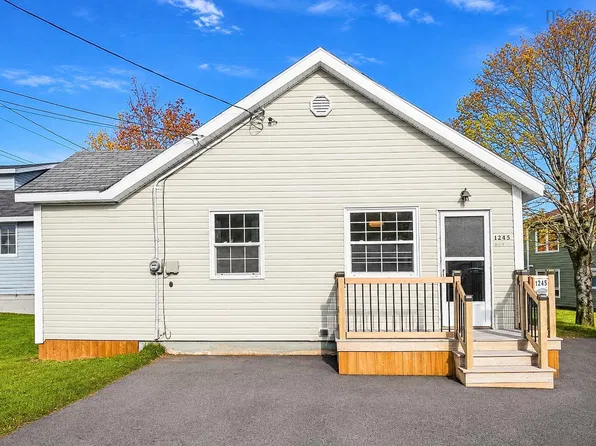 1245 George St, Cape Breton, NS B1P 1N7