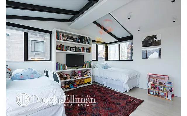 Rented by Douglas Elliman | media 30