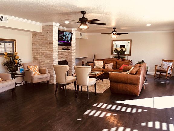 The Estates House @ Connemara Estates (Stop by and enjoy a cup of coffee with our friendly team!)