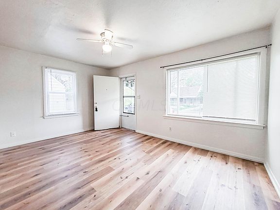 2nd image of 3047 Woodland Ave