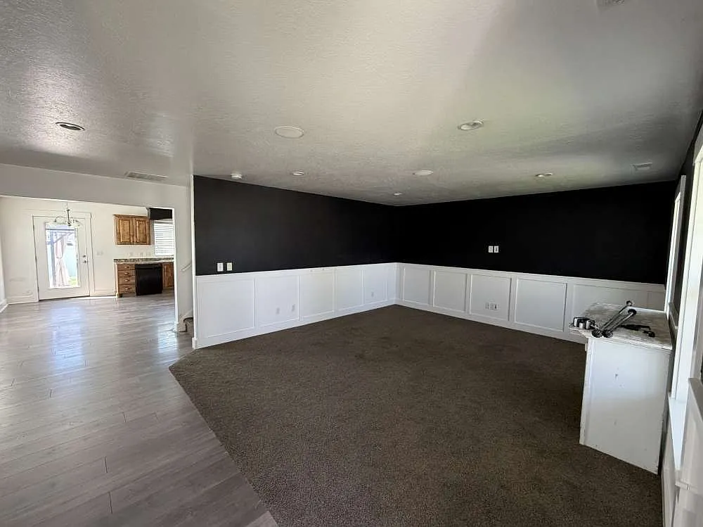 Building Photo - 462 W 810 N