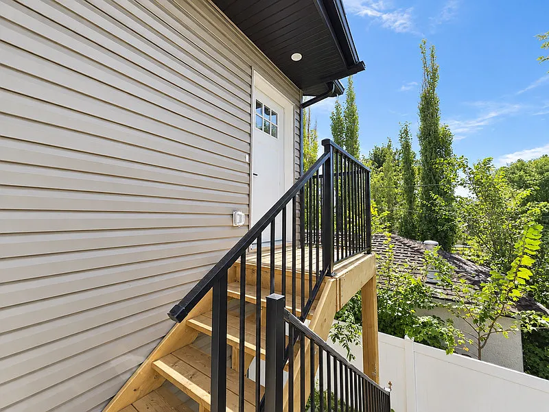 Delton — Photo 2