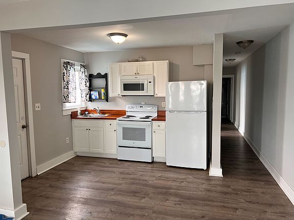 4th image of 210 N Division St Unit 2