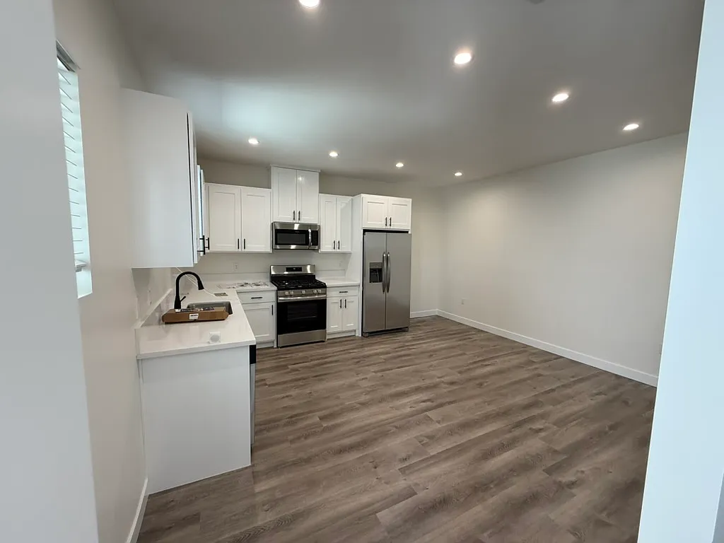 1 bed, $2,050 — Photo 2