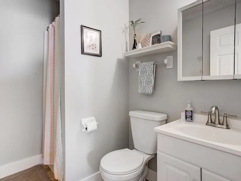 2623 Jackson St NE — Photo 17